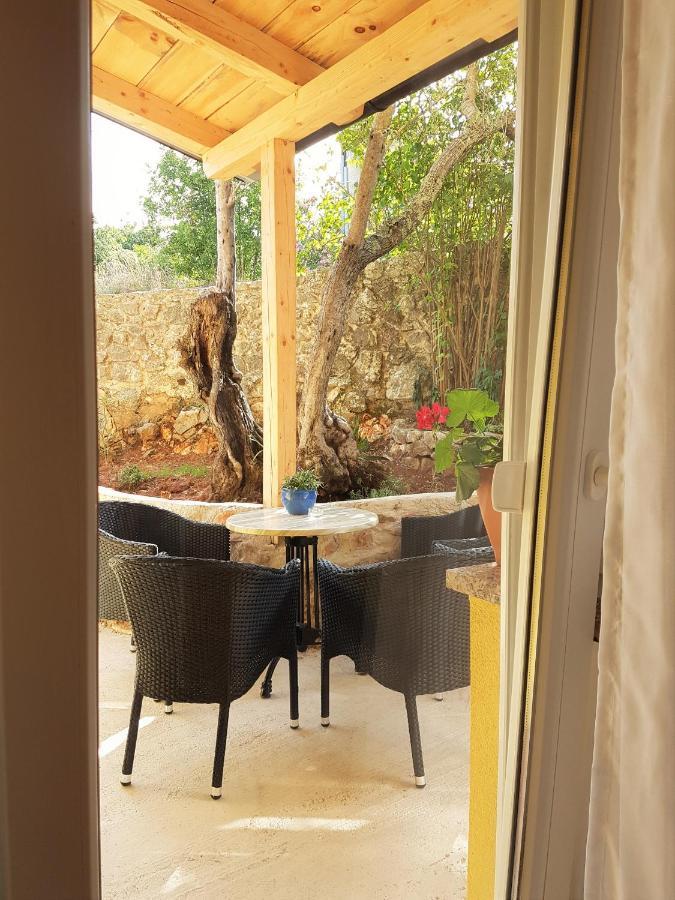 Apartmani Ljerka Malinska Exterior foto