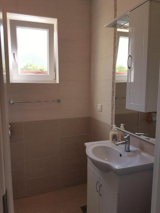 Apartmani Ljerka Malinska Exterior foto