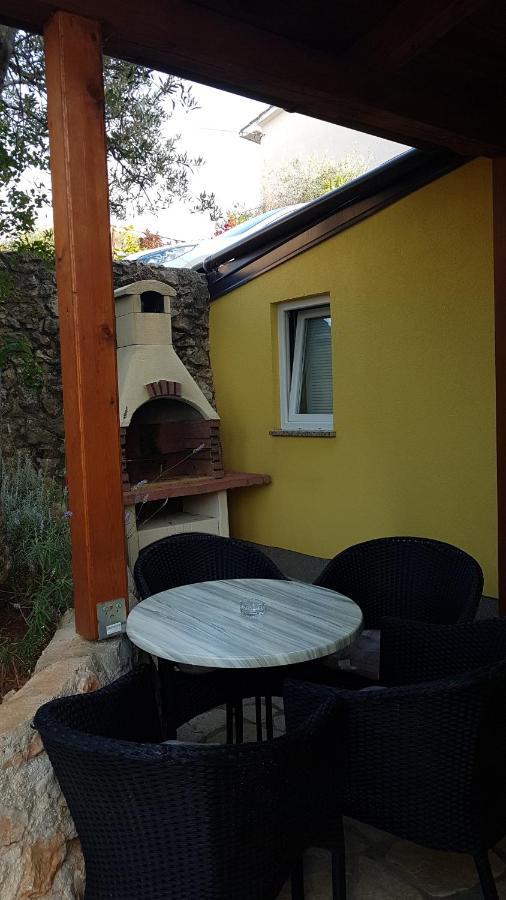 Apartmani Ljerka Malinska Exterior foto